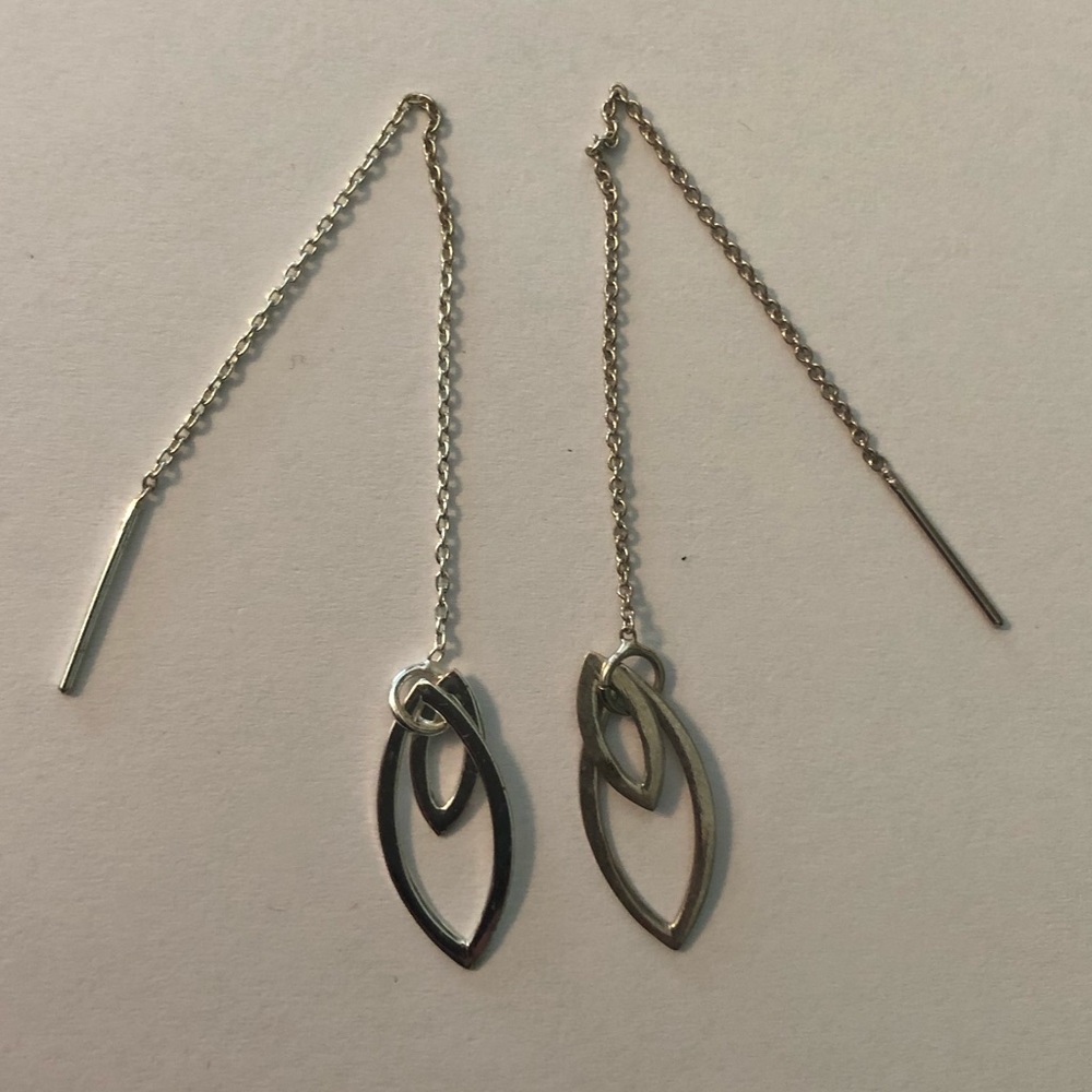 Silver Tone Stringer Earrings Lightweight